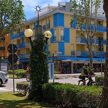 Appartamento In Centro Бибионе Екстериор снимка