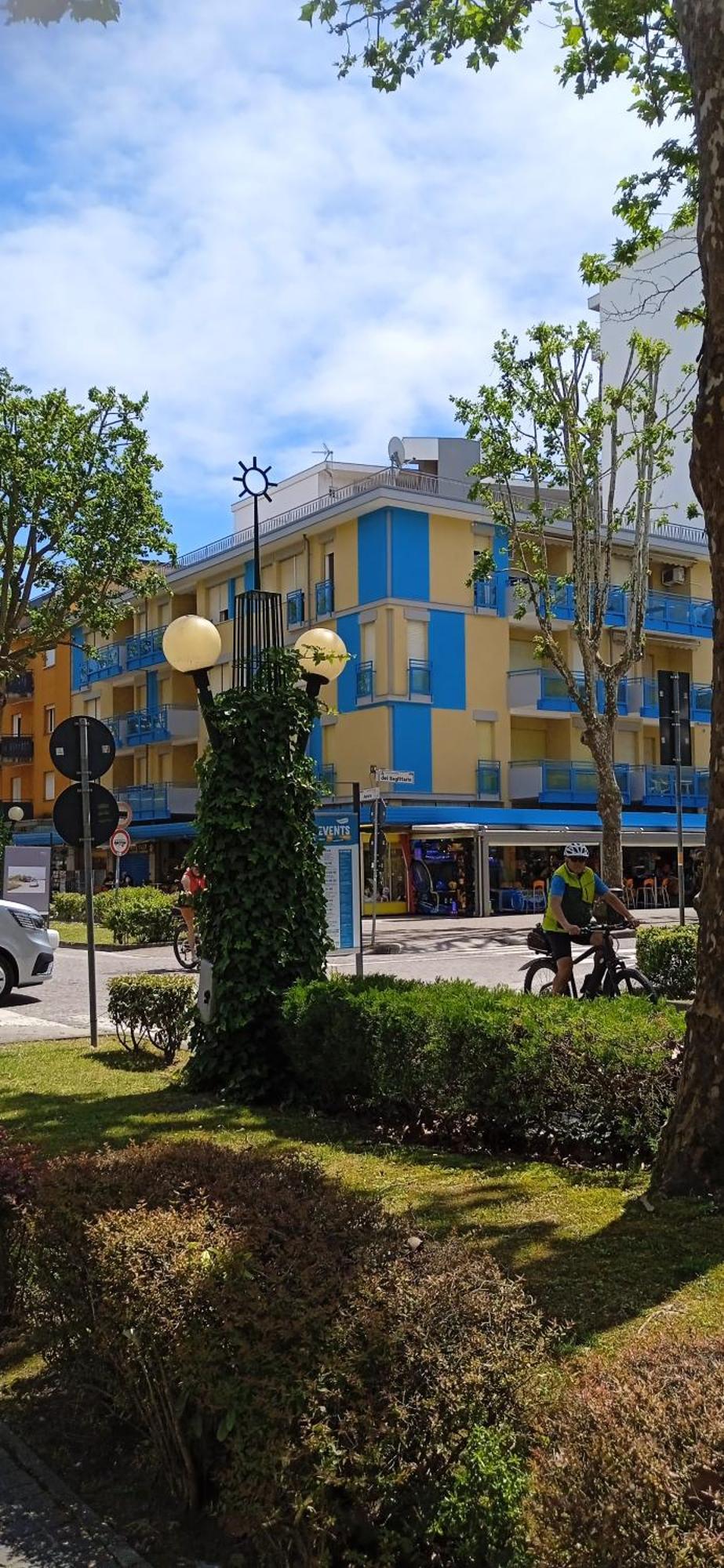 Appartamento In Centro Бибионе Екстериор снимка